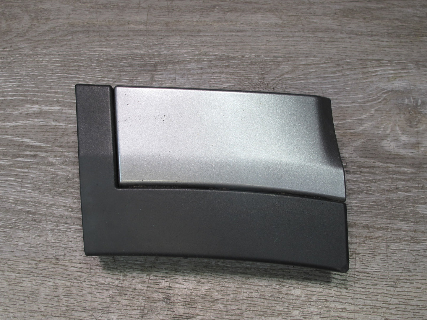 2012-2019 Range Rover Evoque L538 Front Right Fender Lower Trim Molding