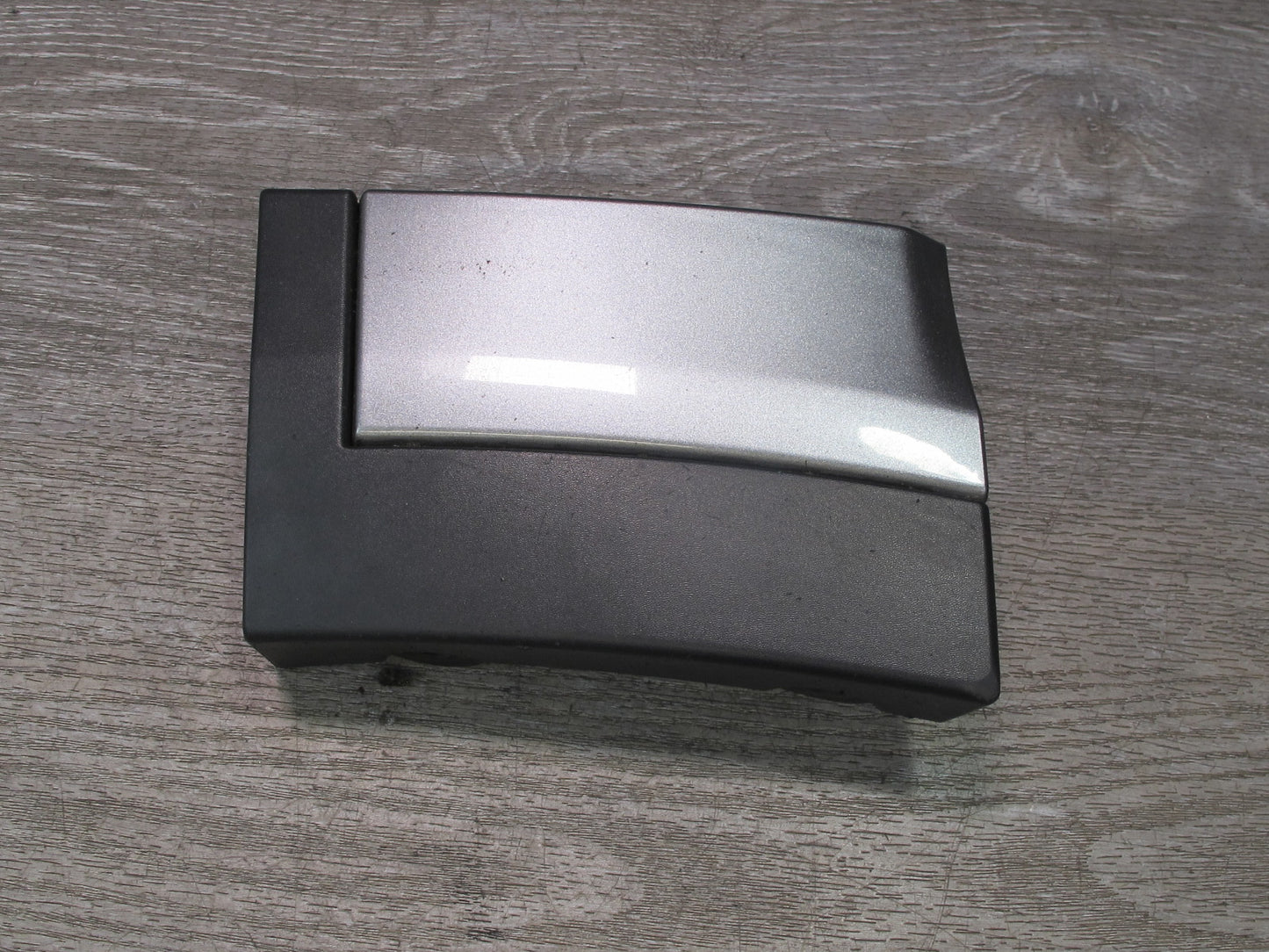 2012-2019 Range Rover Evoque L538 Front Right Fender Lower Trim Molding