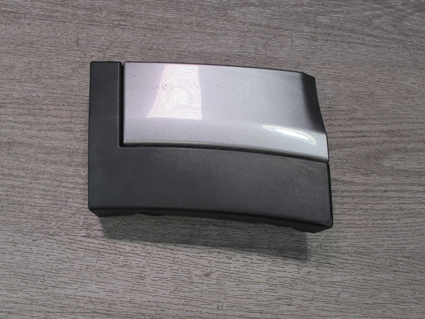 2012-2019 Range Rover Evoque L538 Front Right Fender Lower Trim Molding