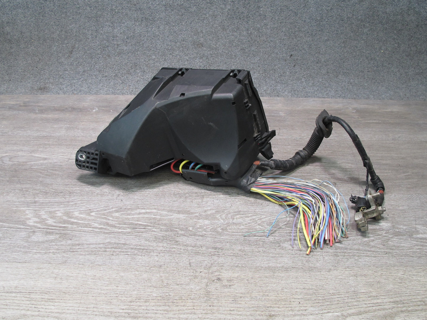 2012-2017 Range Rover Evoque L538 Engine Bay Fuse Relay Box Module