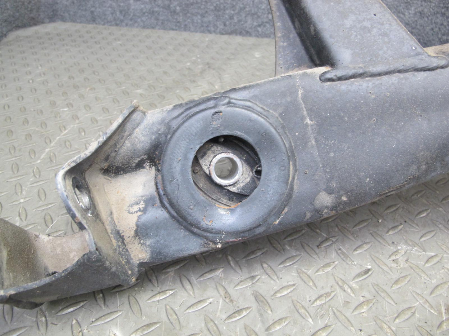 86-89 Mercedes R107 560SL Rear Suspension Subframe Crossmember Carrier OEM