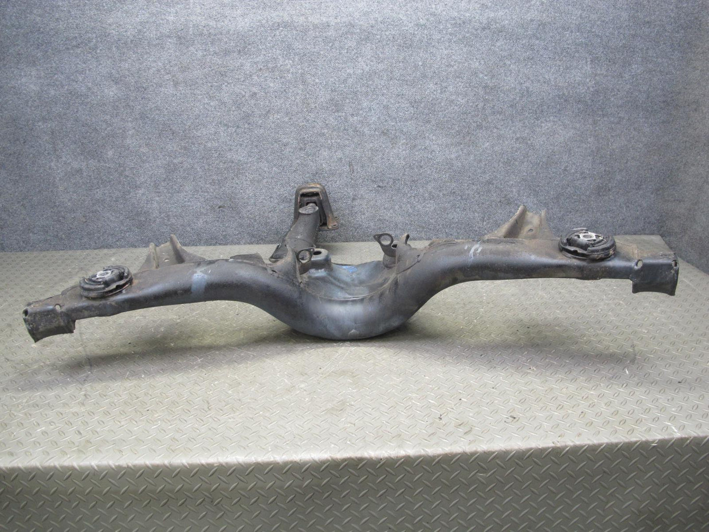 86-89 Mercedes R107 560SL Rear Suspension Subframe Crossmember Carrier OEM