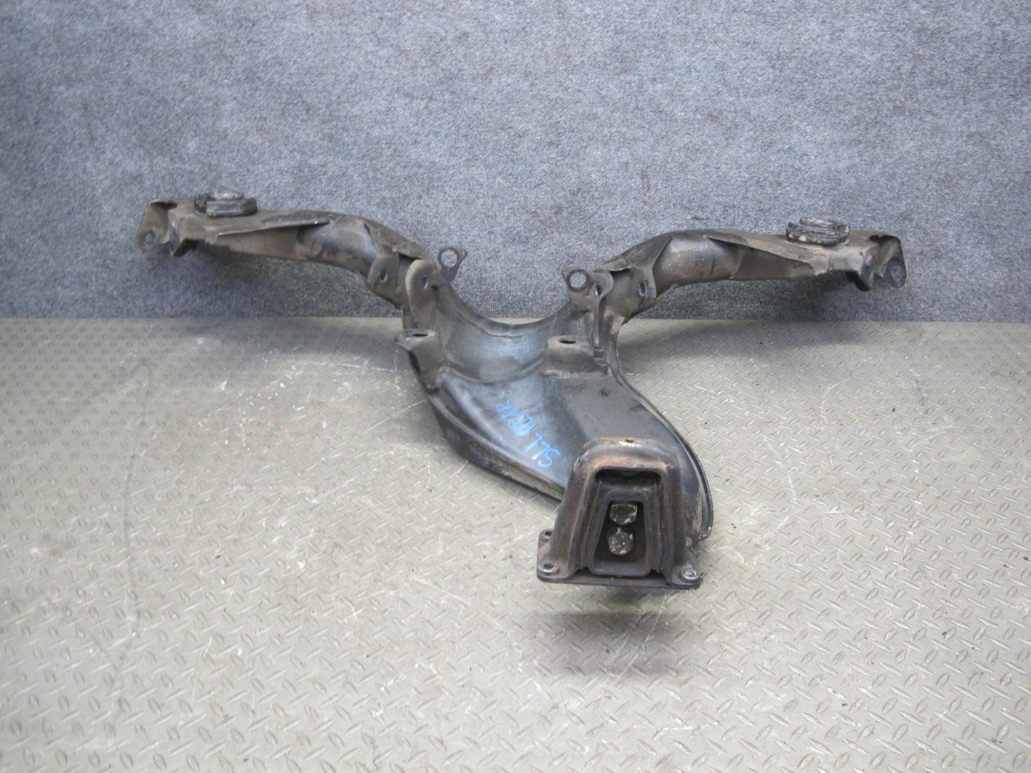 86-89 Mercedes R107 560SL Rear Suspension Subframe Crossmember Carrier OEM