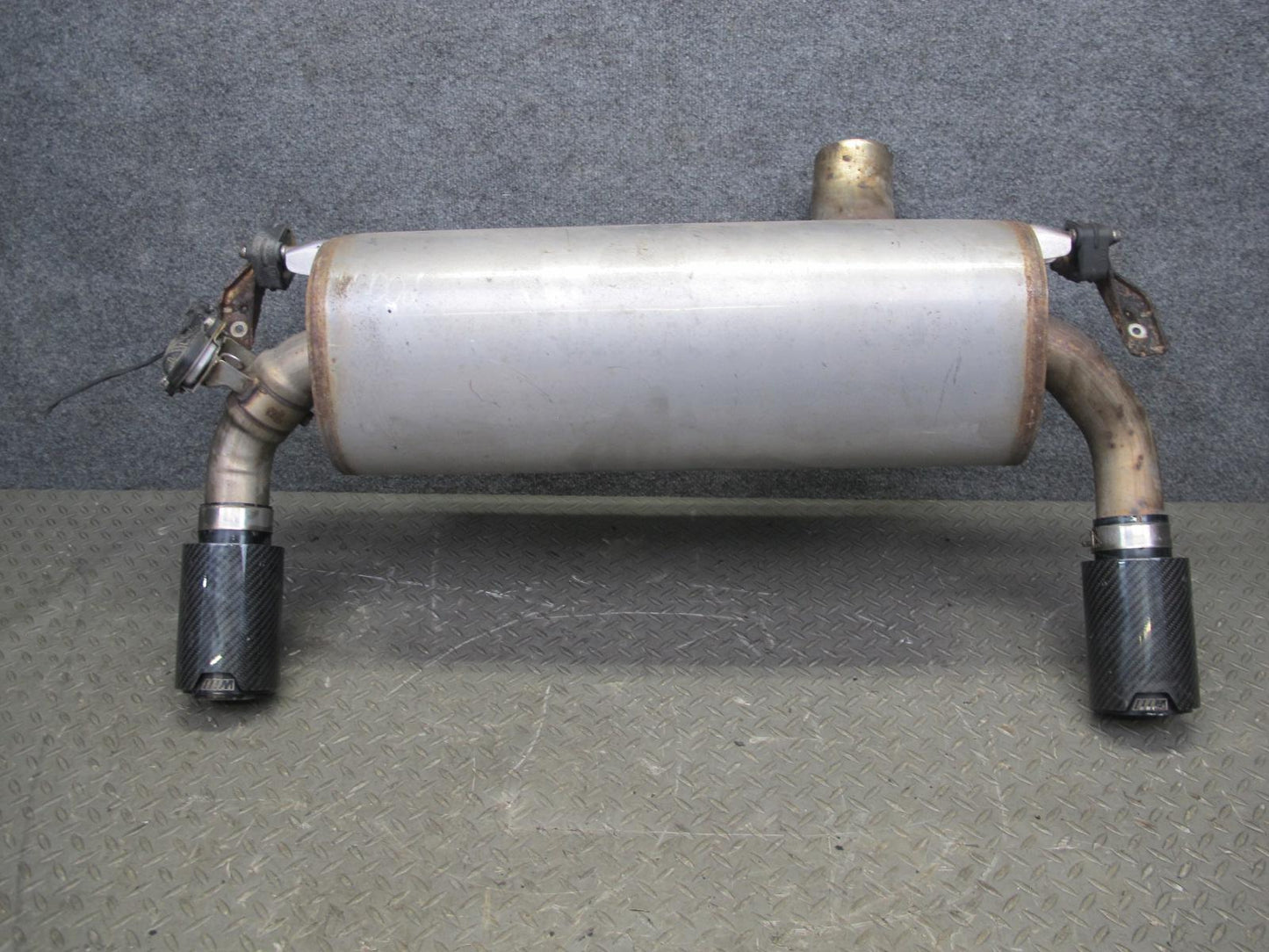 12-15 BMW F30 F32 F33 335i 335xi 435i Rear Exhaust Muffler w Tips 7602290 OEM