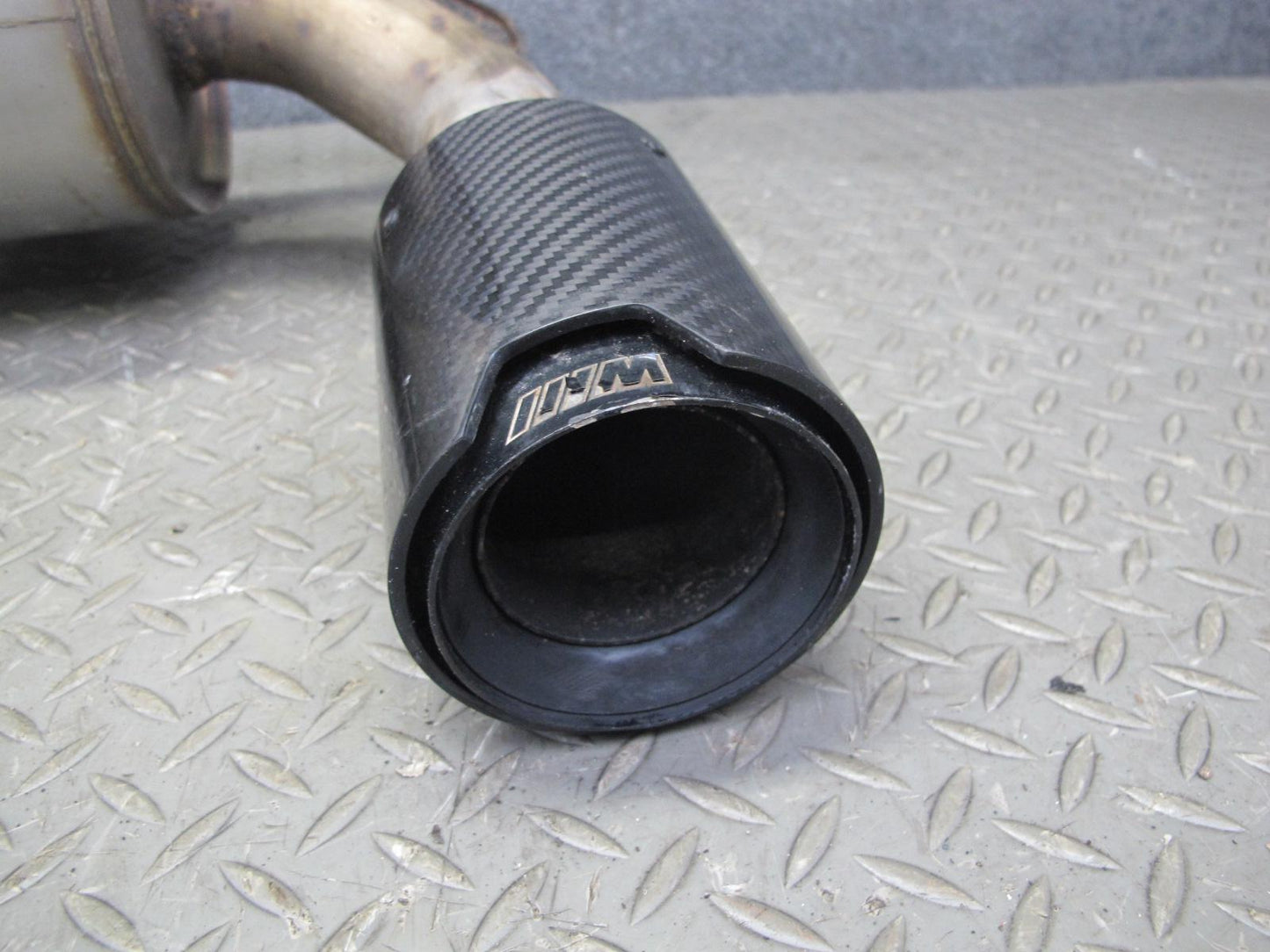 12-15 BMW F30 F32 F33 335i 335xi 435i Rear Exhaust Muffler w Tips 7602290 OEM