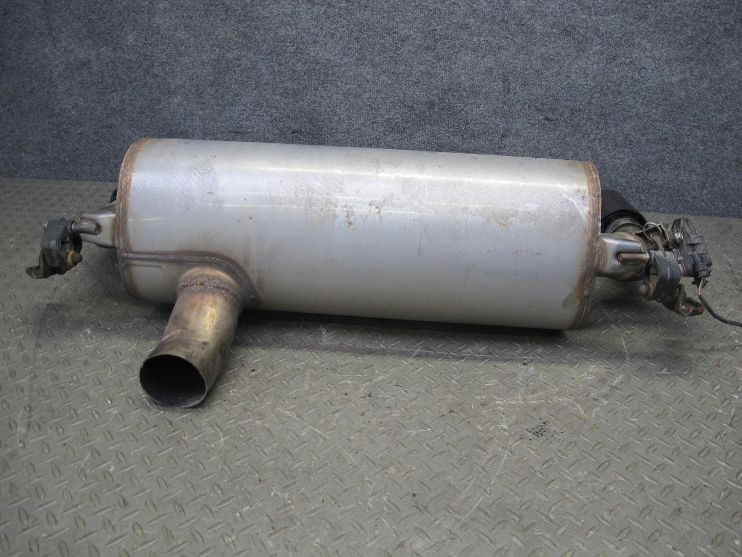 12-15 BMW F30 F32 F33 335i 335xi 435i Rear Exhaust Muffler w Tips 7602290 OEM