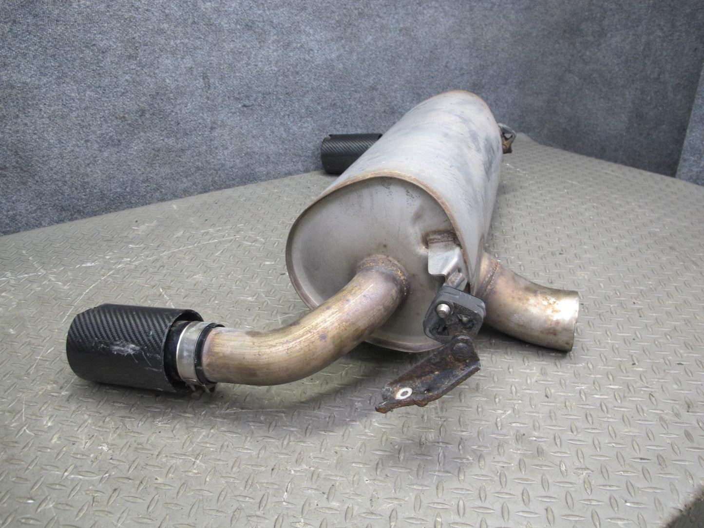 12-15 BMW F30 F32 F33 335i 335xi 435i Rear Exhaust Muffler w Tips 7602290 OEM