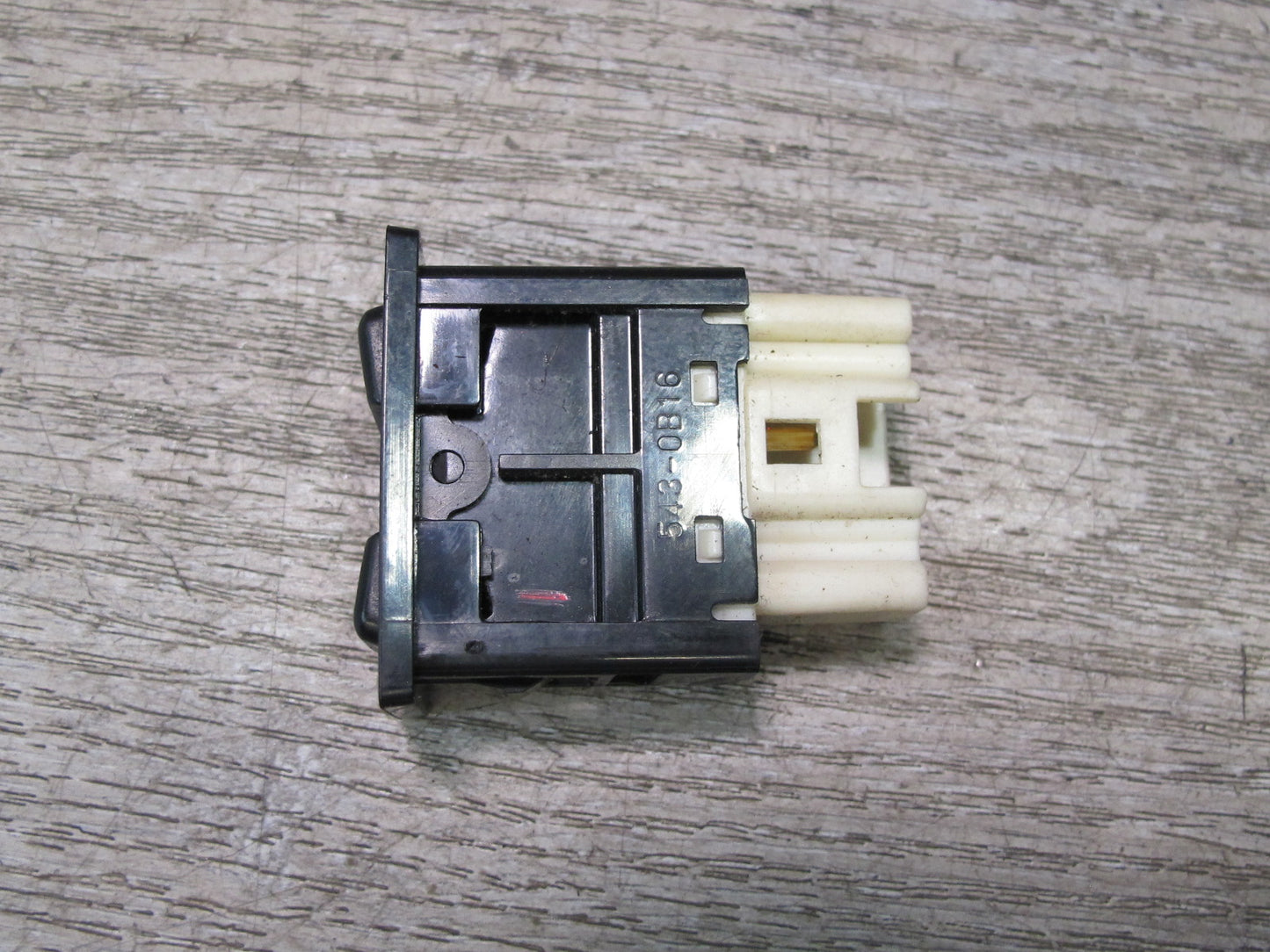 00-05 Toyota MR2 Spyder ZZW30L Door Lock Unlock Button Switch OEM