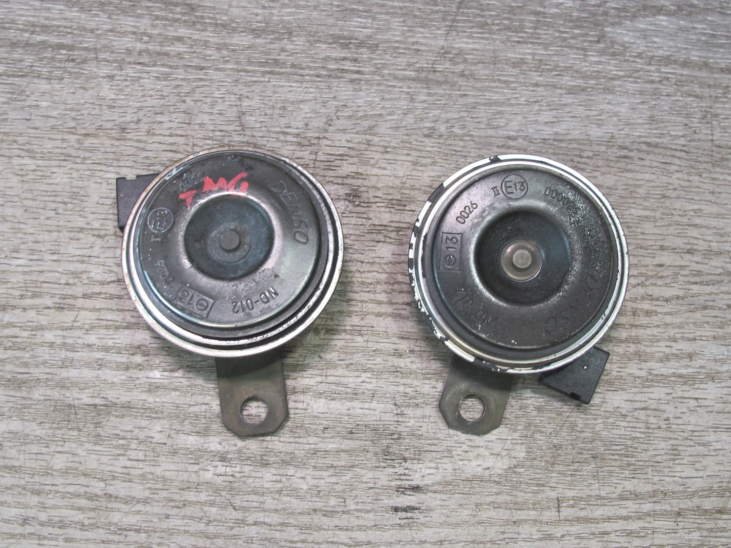 00-05 Toyota MR2 Spyder ZZW30L Set of 2 High Low Tone Note Pitch Horn Signal OEM