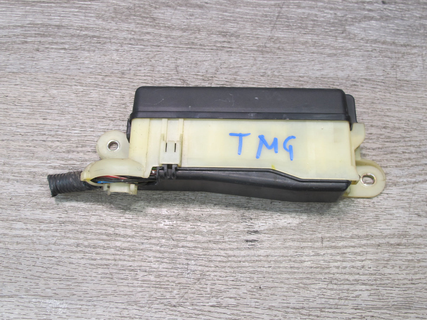 00-05 Toyota MR2 Spyder ZZW30L Interior Relay Fuse Box OEM