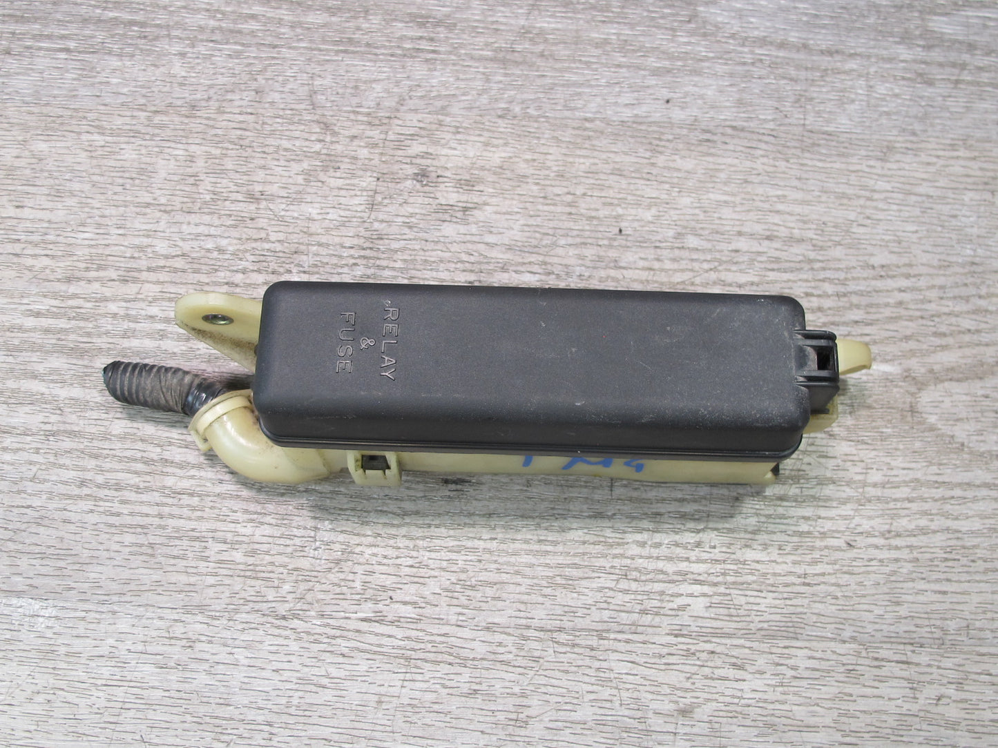 00-05 Toyota MR2 Spyder ZZW30L Interior Relay Fuse Box OEM