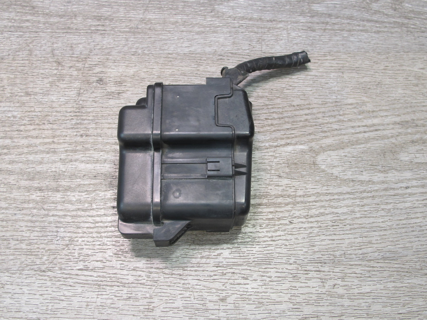 00-05 Toyota MR2 Spyder Front Right Luggage Compartment DRL Fuse Relay Box OEM