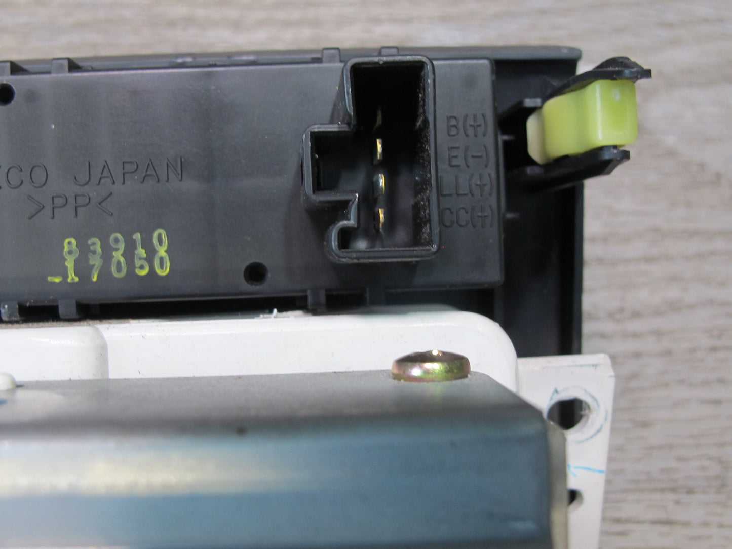 00-05 Toyota MR2 Spyder ZZW30L A/C Heater Climate Control Switch Panel OEM
