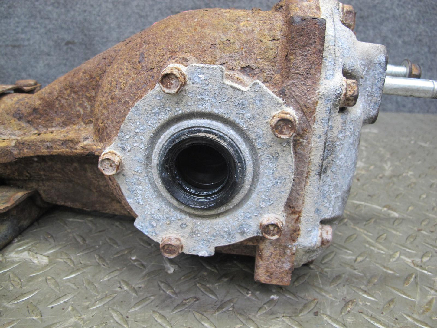 08-14 Subaru Impreza WRX 2.5L M/T Rear Differential Carrier 3.9 Ratio 105k OEM