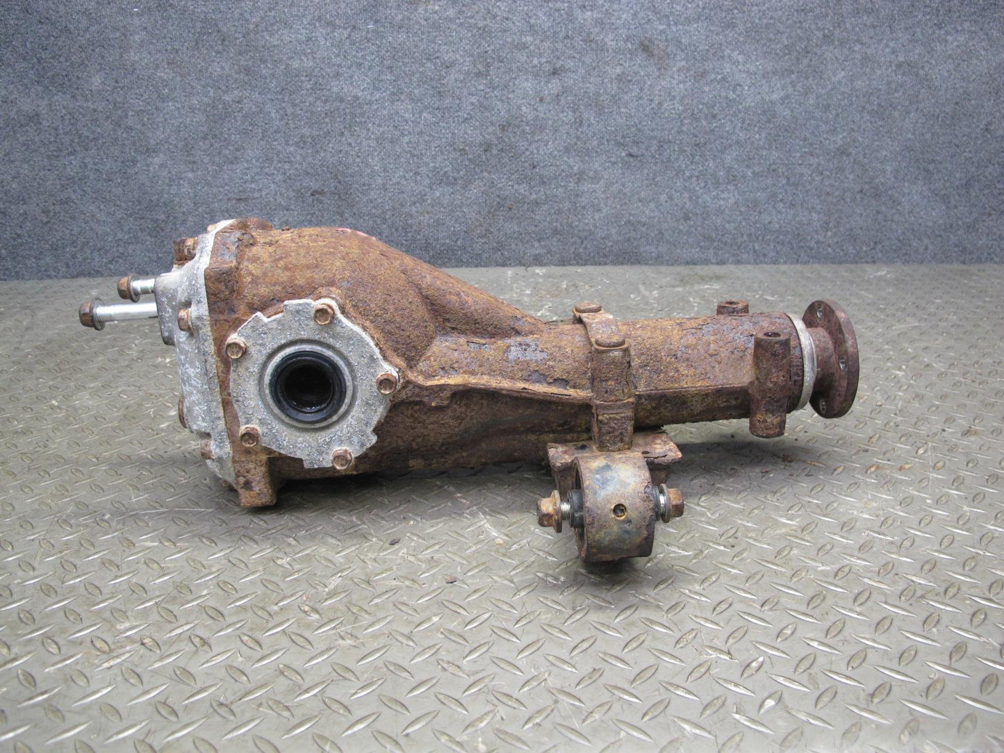 08-14 Subaru Impreza WRX 2.5L M/T Rear Differential Carrier 3.9 Ratio 105k OEM
