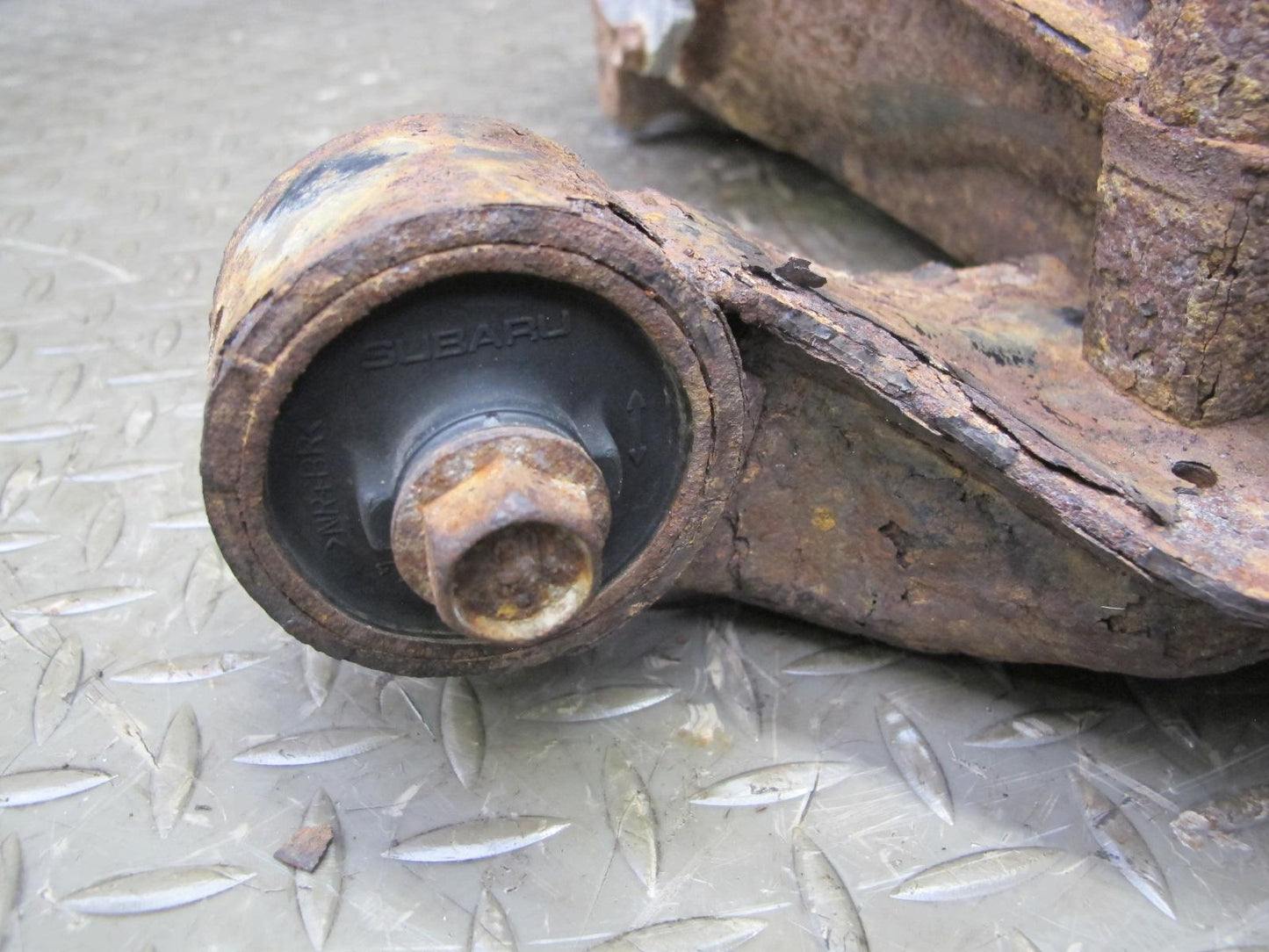 08-14 Subaru Impreza WRX 2.5L M/T Rear Differential Carrier 3.9 Ratio 105k OEM