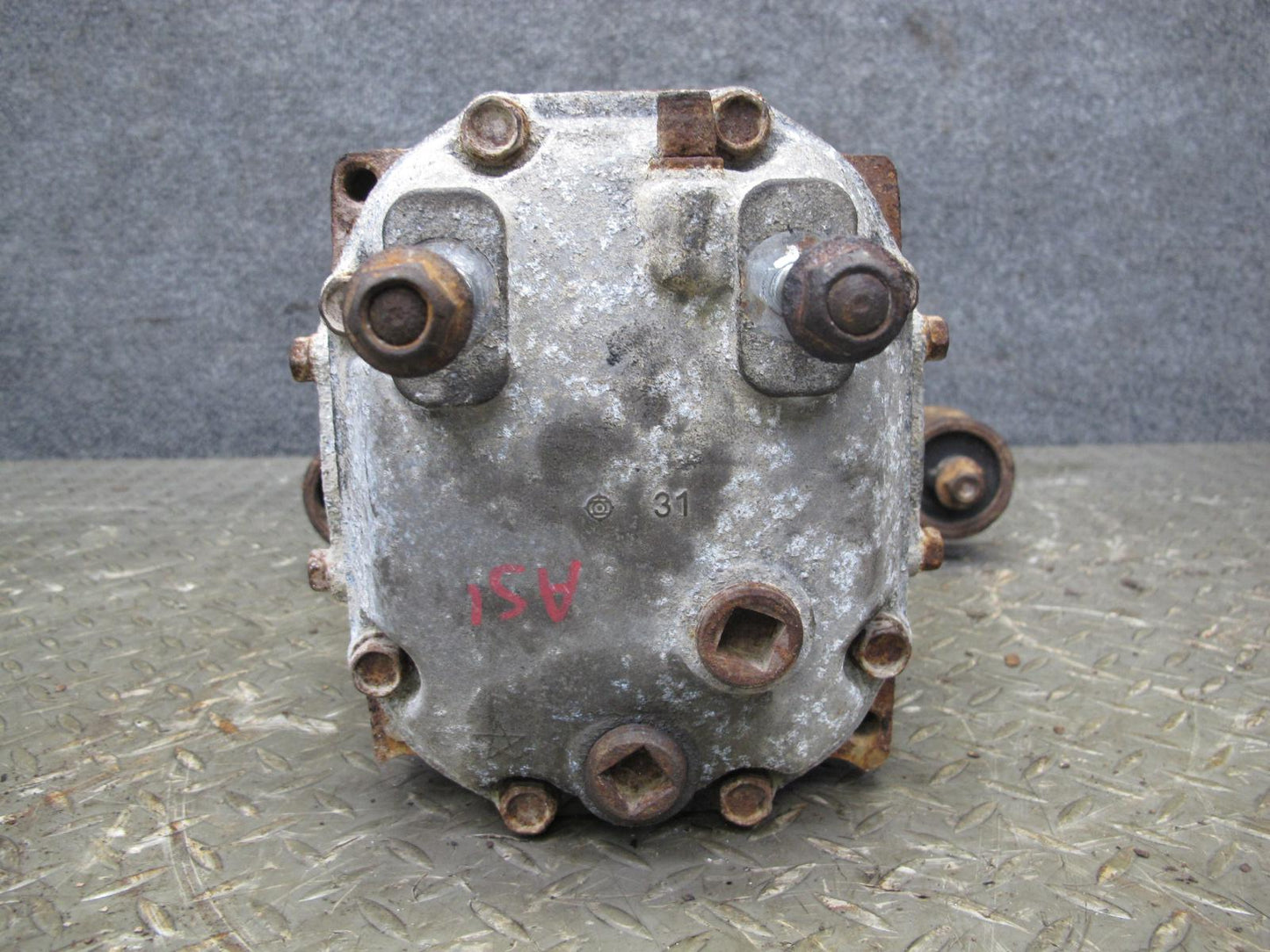 08-14 Subaru Impreza WRX 2.5L M/T Rear Differential Carrier 3.9 Ratio 105k OEM