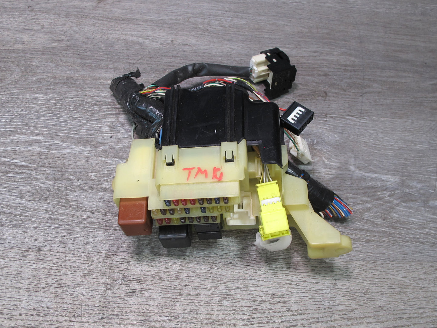 00-05 Toyota MR2 Spyder ZZW30L Interior Dash Fuse Relay Box Module OEM