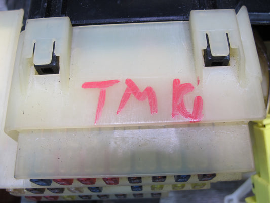 00-05 Toyota MR2 Spyder ZZW30L Interior Dash Fuse Relay Box Module OEM