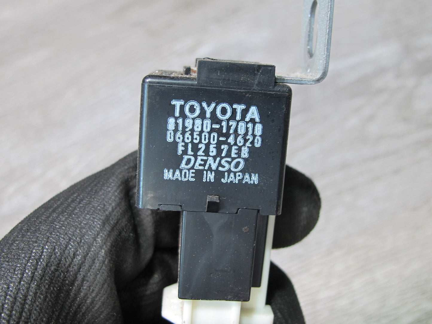 00-05 Toyota MR2 Spyder ZZW30L Interior Dash Fuse Relay Box Module OEM
