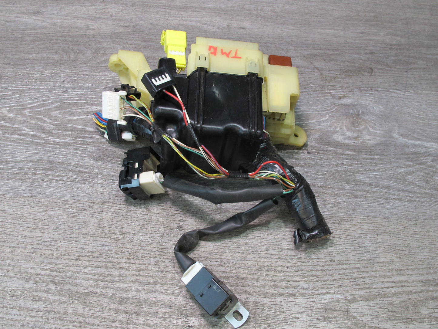 00-05 Toyota MR2 Spyder ZZW30L Interior Dash Fuse Relay Box Module OEM