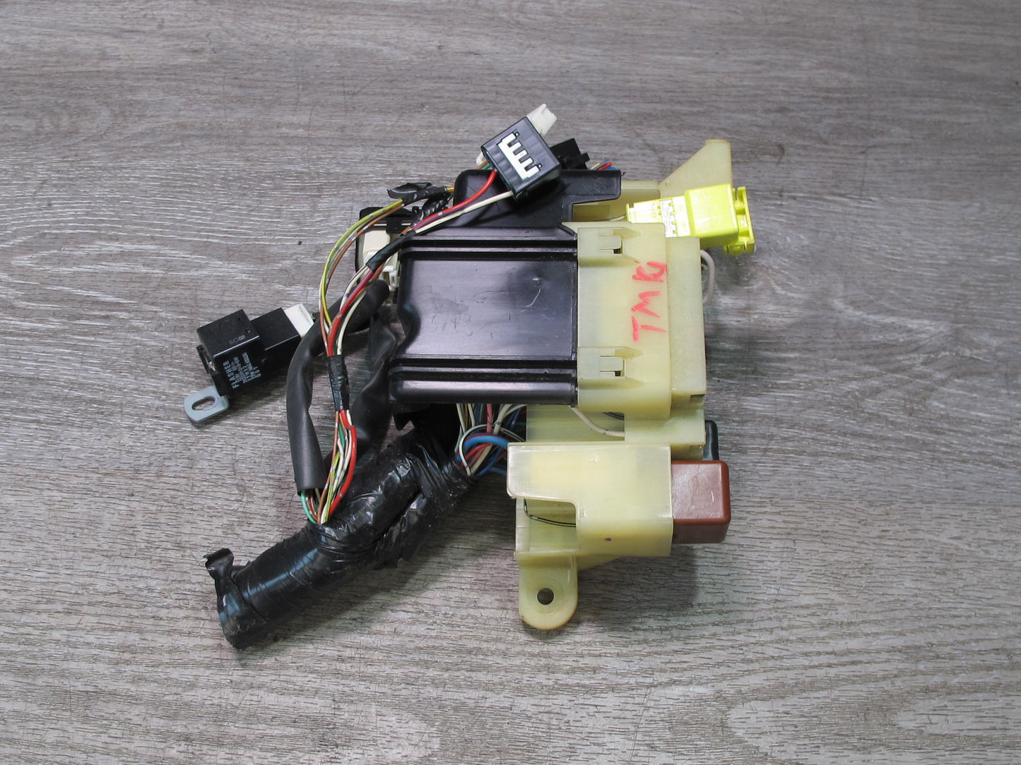 00-05 Toyota MR2 Spyder ZZW30L Interior Dash Fuse Relay Box Module OEM