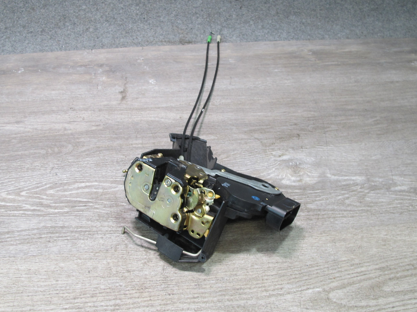 00-05 Toyota MR2 Spyder ZZW30L Left Door Lock Latch Actuator OEM