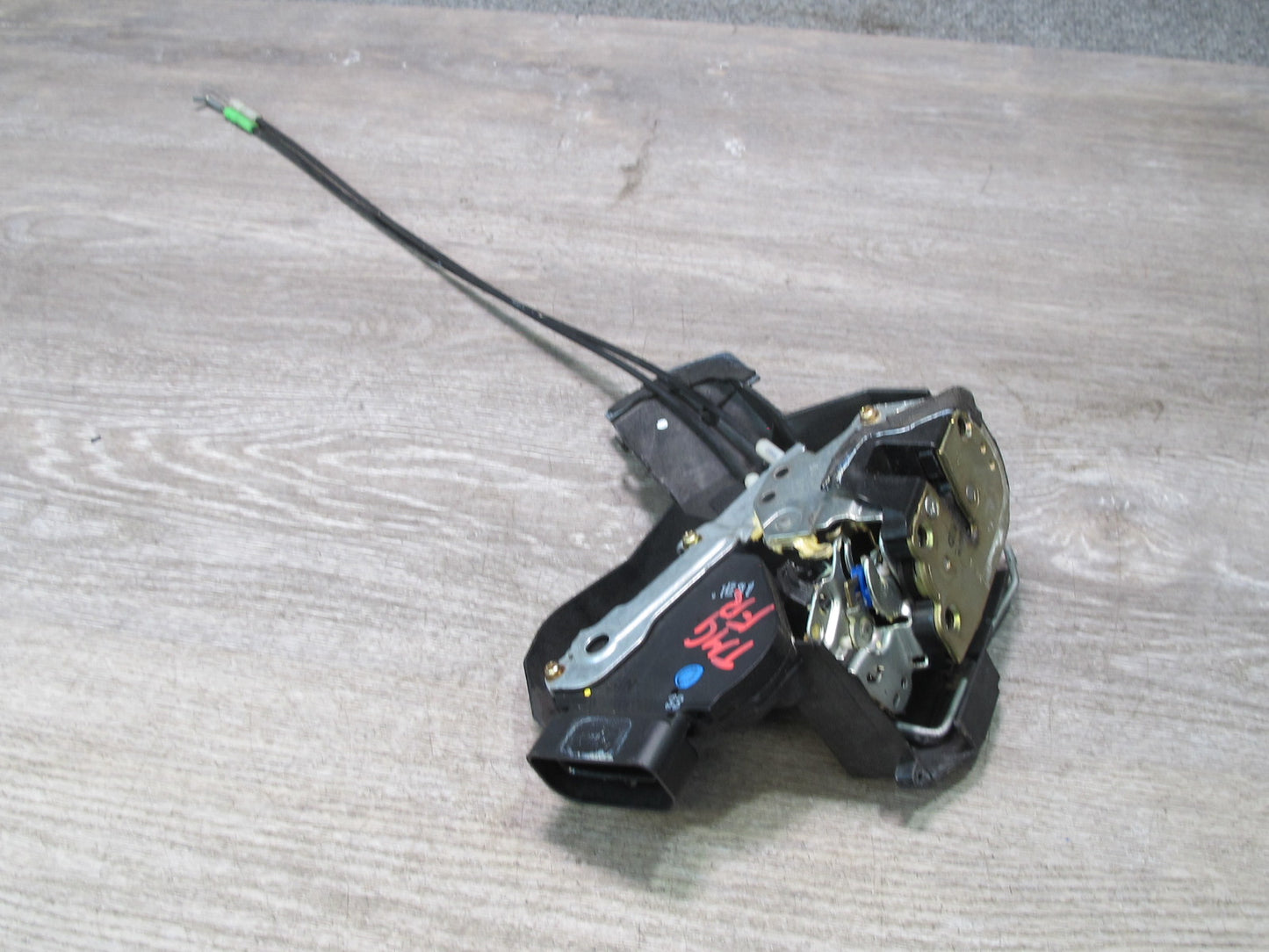 00-05 Toyota MR2 Spyder ZZW30L Right Door Lock Latch Actuator OEM