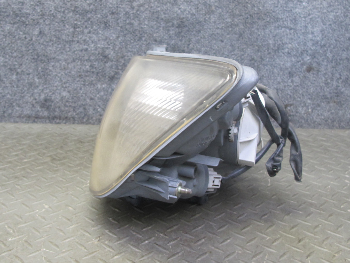 04-05 Lexus IS300 JCE10L Front Left Xenon HID Headlight Lamp OEM