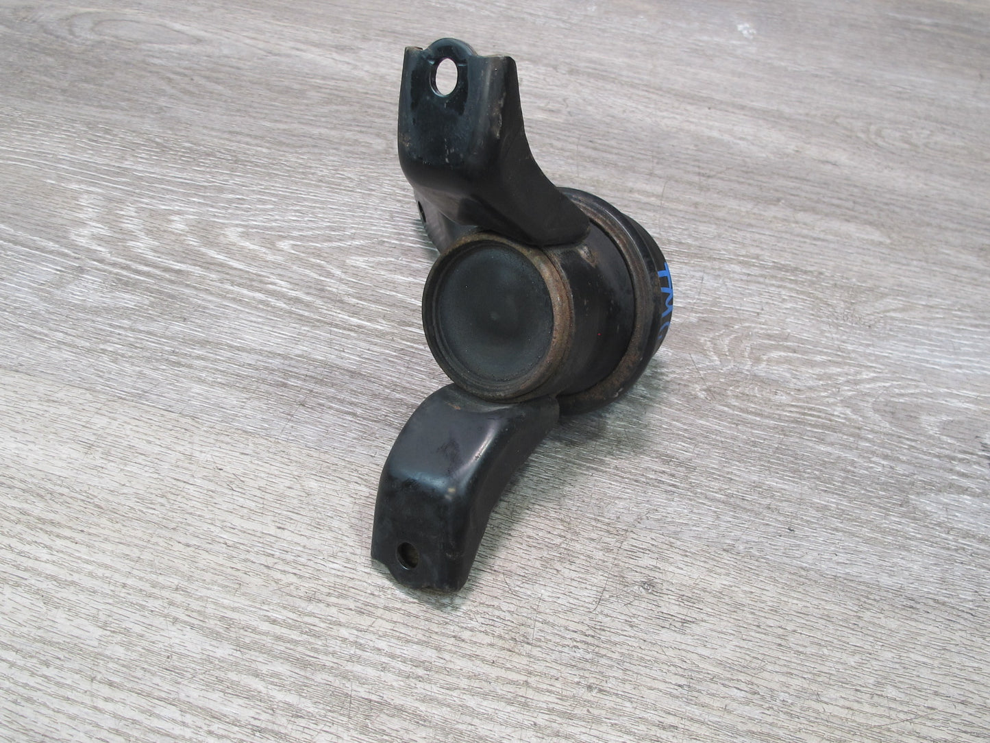 00-05 Toyota MR2 Spyder ZZW30L 1.8L 1ZZFE Engine Mount Bracket Support OEM