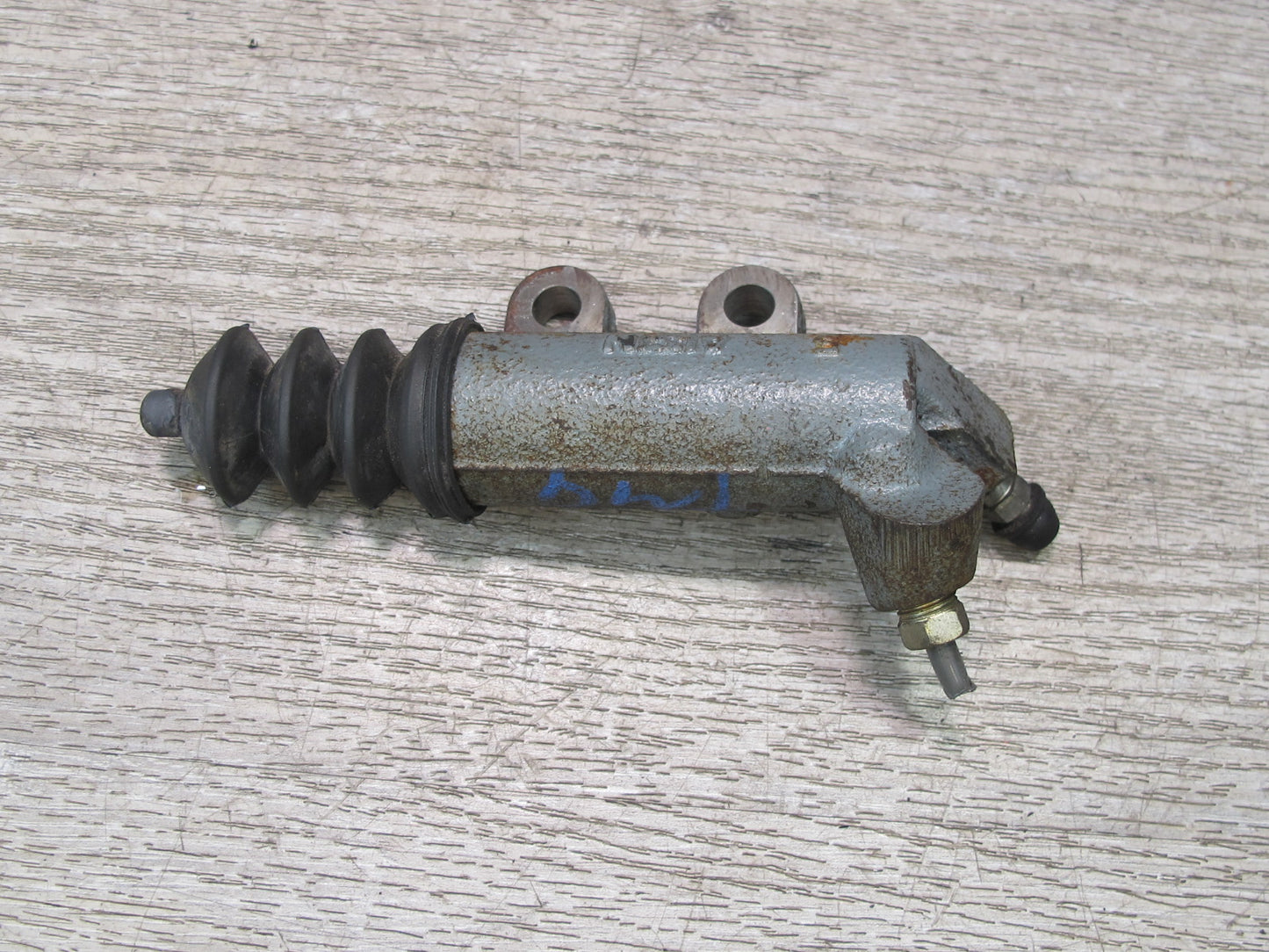 00-05 Toyota MR2 Spyder ZZW30L Clutch Slave Cylinder OEM