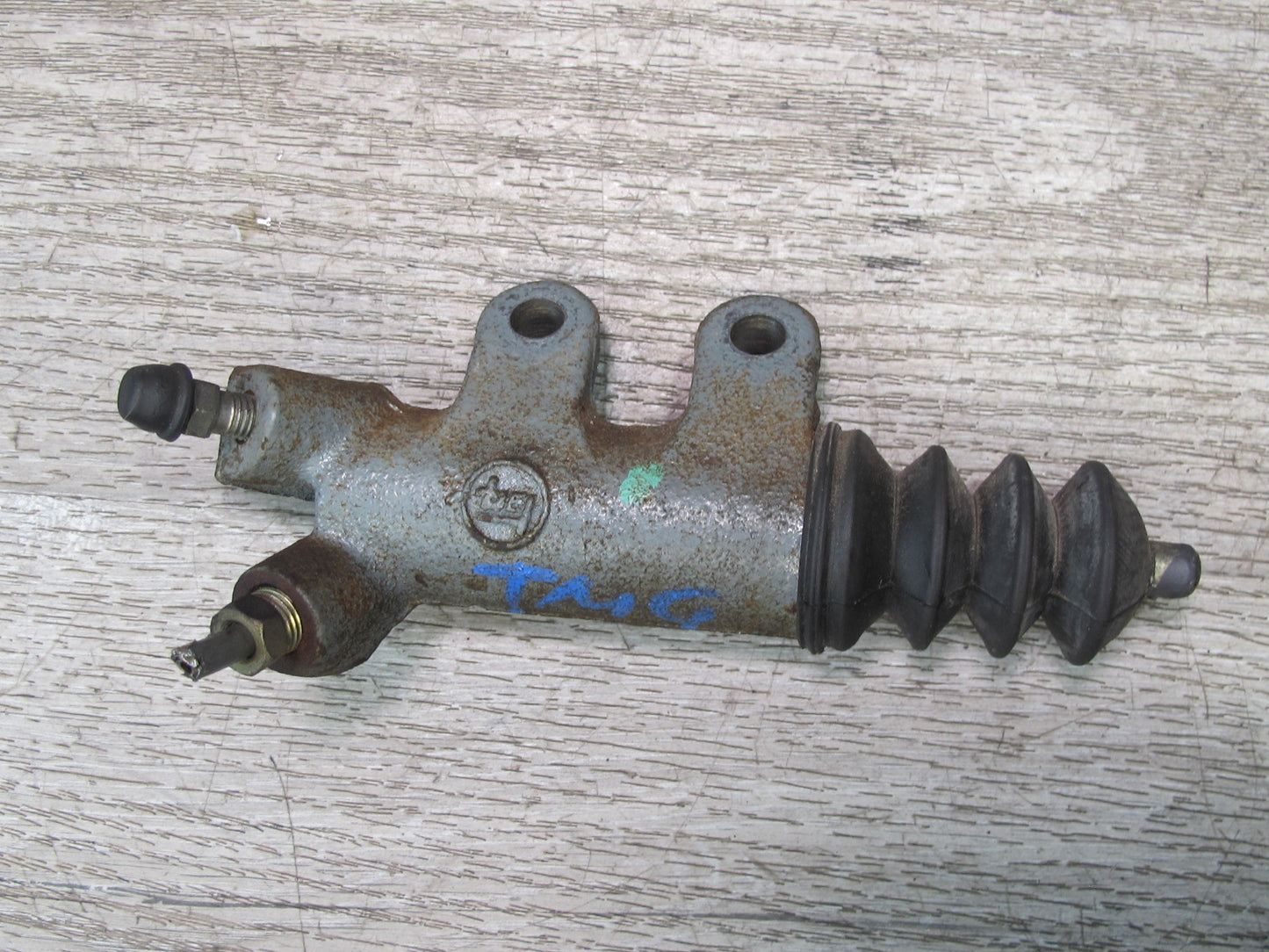 00-05 Toyota MR2 Spyder ZZW30L Clutch Slave Cylinder OEM
