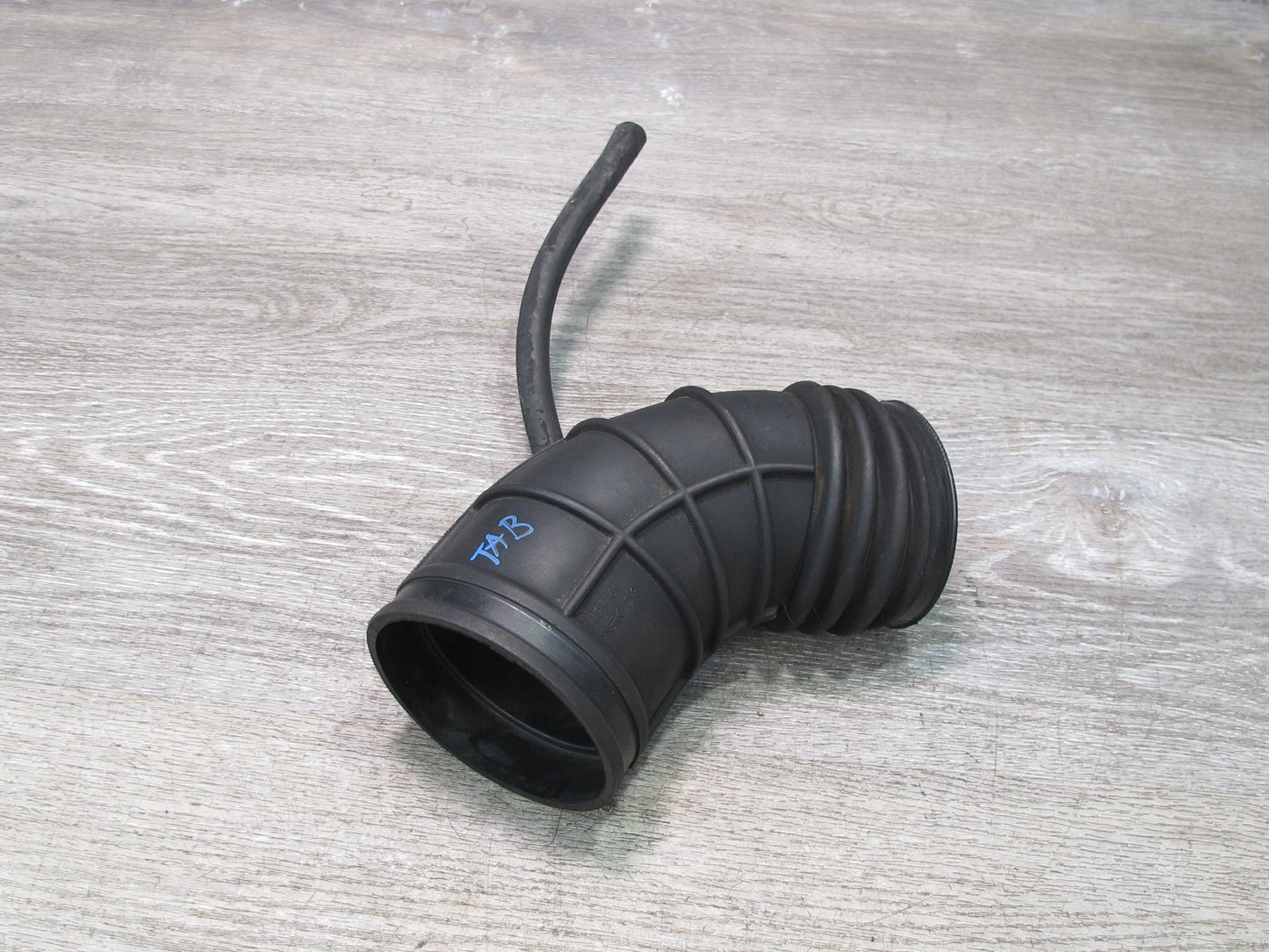 01-06 BMW E46 3-SERIES Air Intake Duct Hose Boot Tube 1438761 OEM