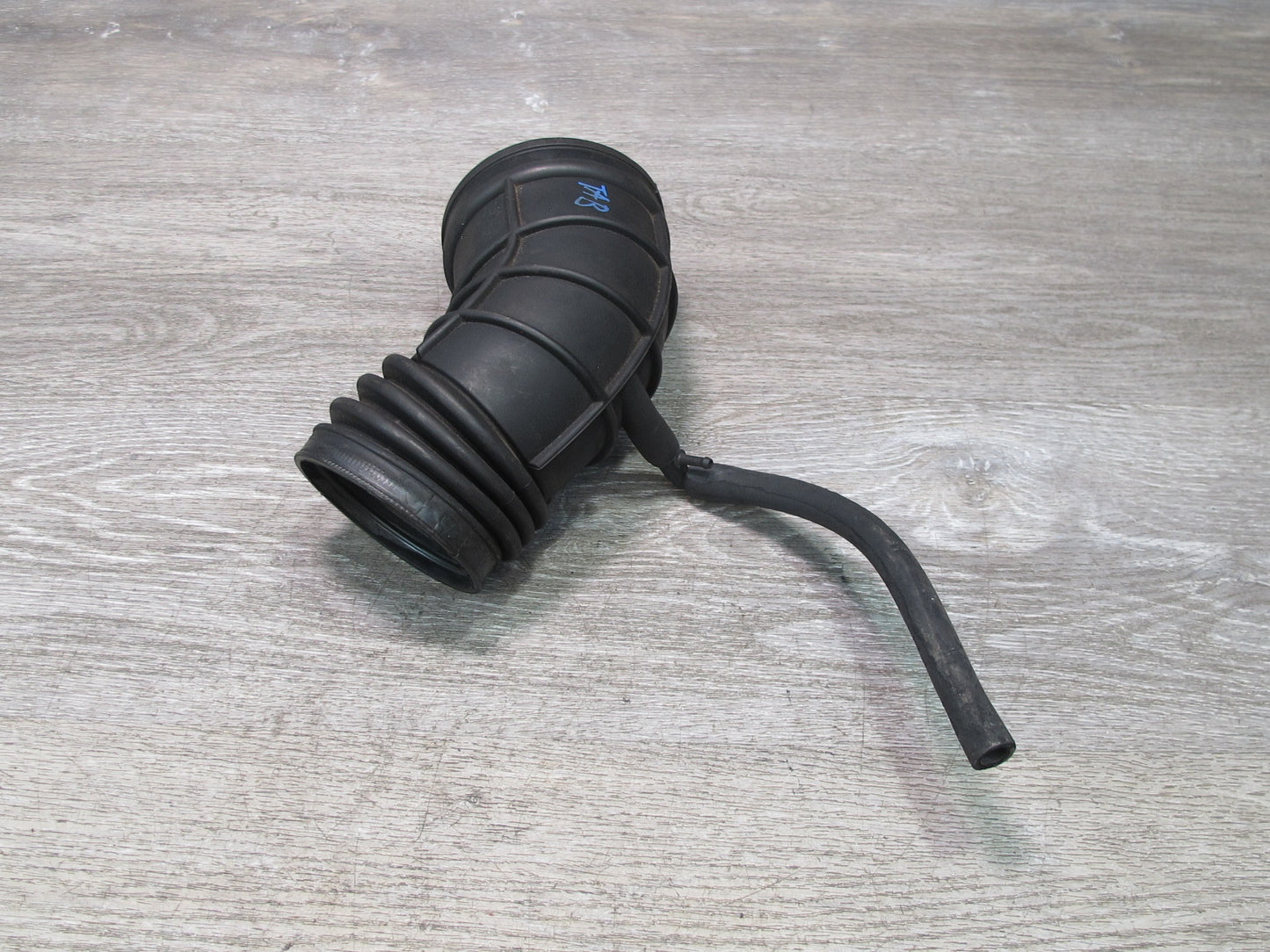 01-06 BMW E46 3-SERIES Air Intake Duct Hose Boot Tube 1438761 OEM