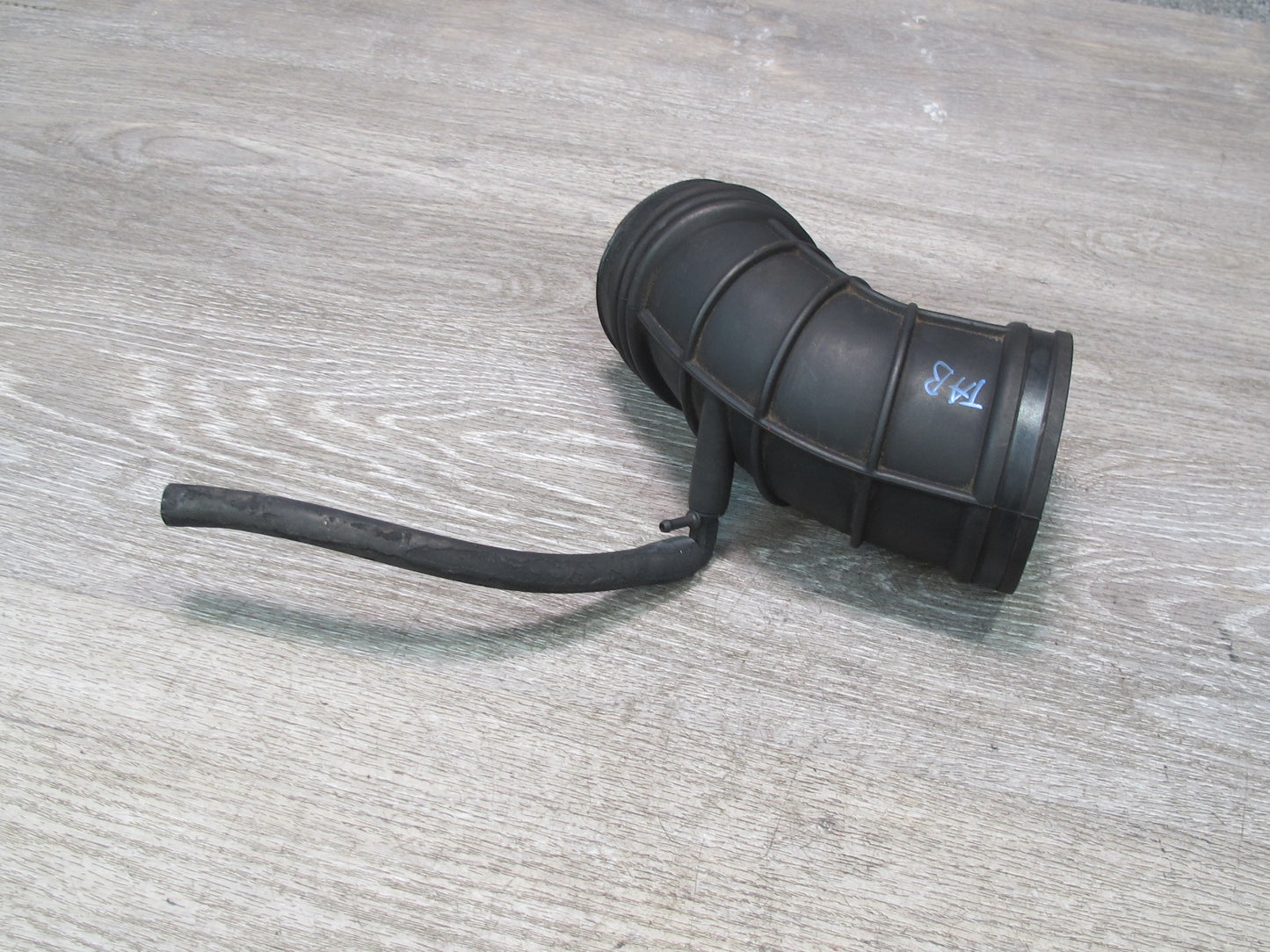 01-06 BMW E46 3-SERIES Air Intake Duct Hose Boot Tube 1438761 OEM