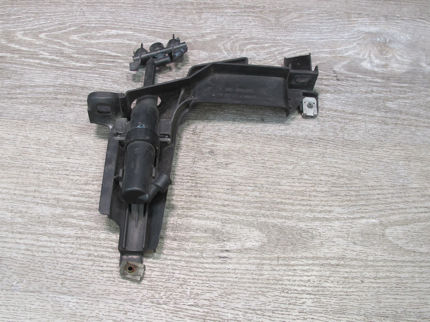 01-06 BMW E46 3-SERIES Set of 2 Front Headlight Washer Nozzle Spray JET OEM