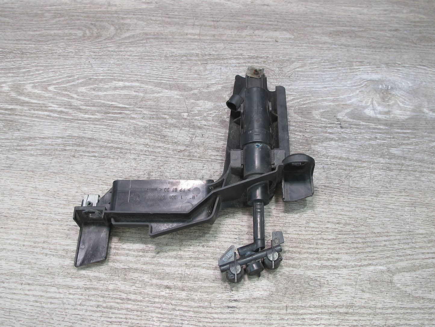 01-06 BMW E46 3-SERIES Set of 2 Front Headlight Washer Nozzle Spray JET OEM