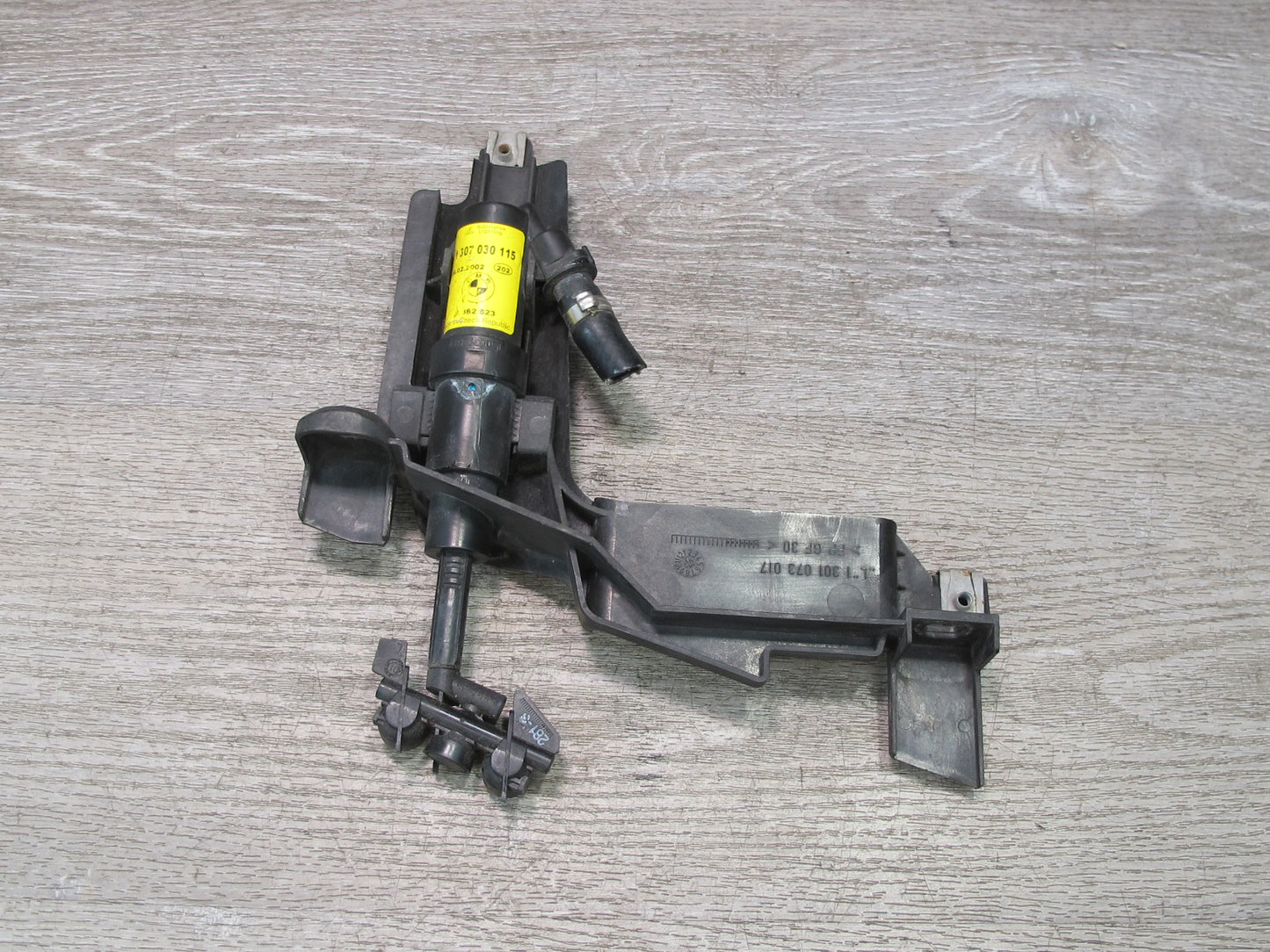 01-06 BMW E46 3-SERIES Set of 2 Front Headlight Washer Nozzle Spray JET OEM