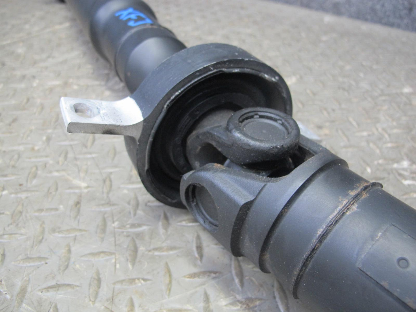 2007-2013 BMW E70 X5 AWD Rear Driveshaft Drive Shaft 7564398