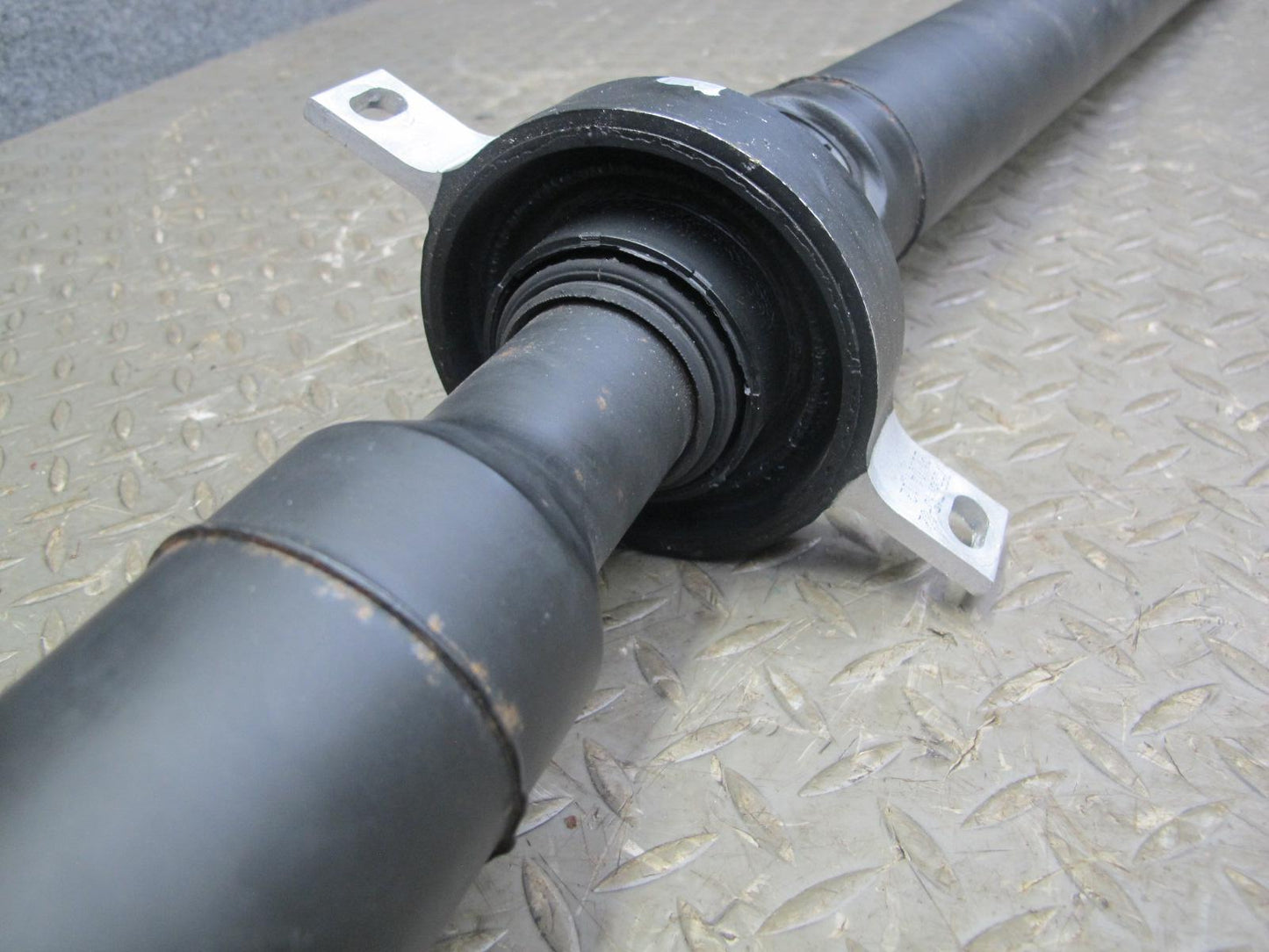 2007-2013 BMW E70 X5 AWD Rear Driveshaft Drive Shaft 7564398