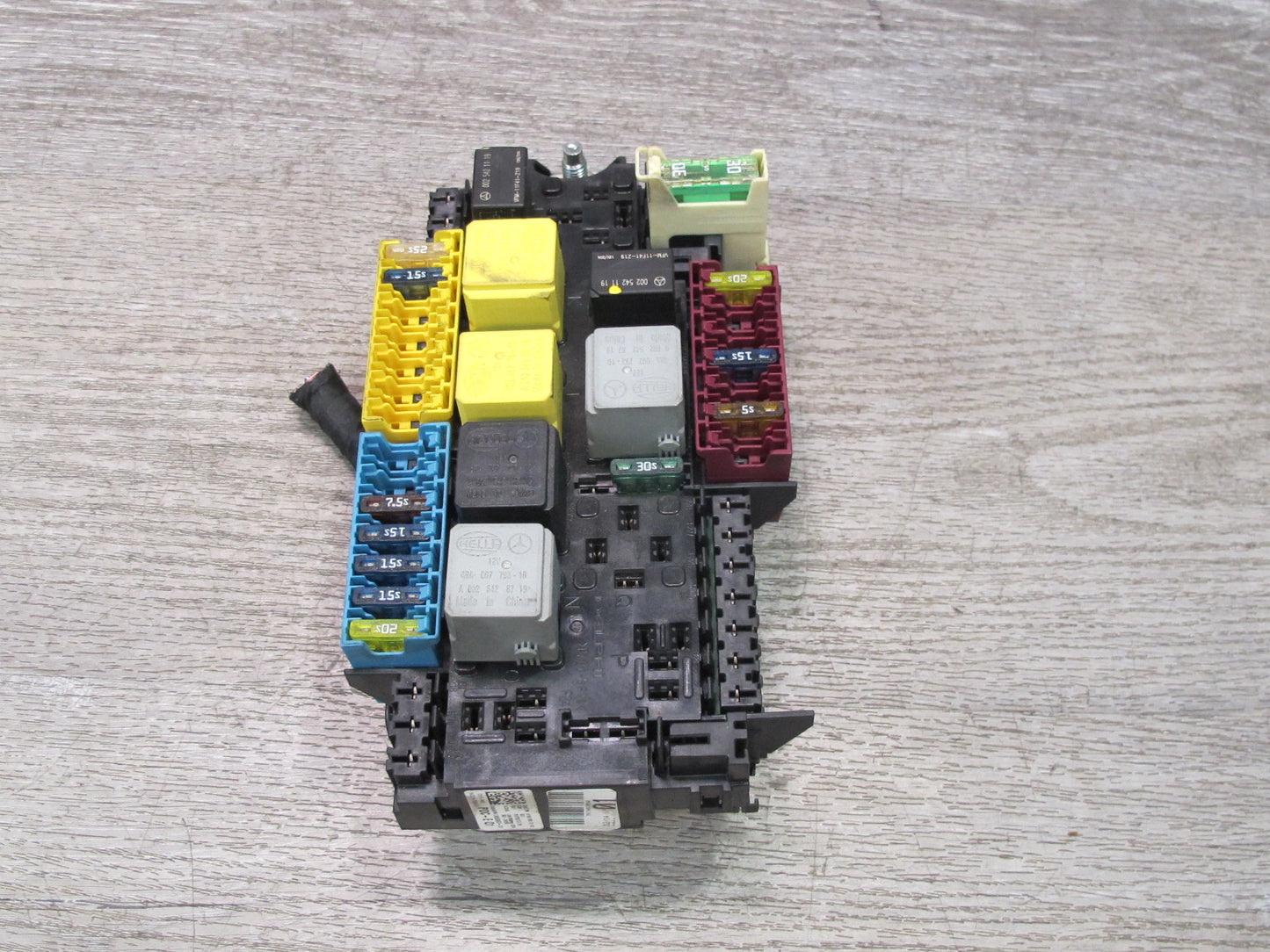 12-15 Mercedes X166 W166 GL Ml-class Engine Bay Junction Fuse Relay Box OEM