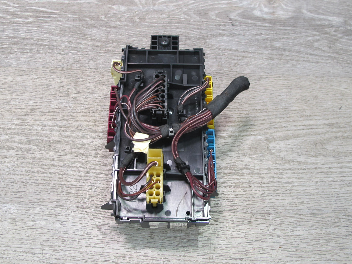 12-15 Mercedes X166 W166 GL Ml-class Engine Bay Junction Fuse Relay Box OEM