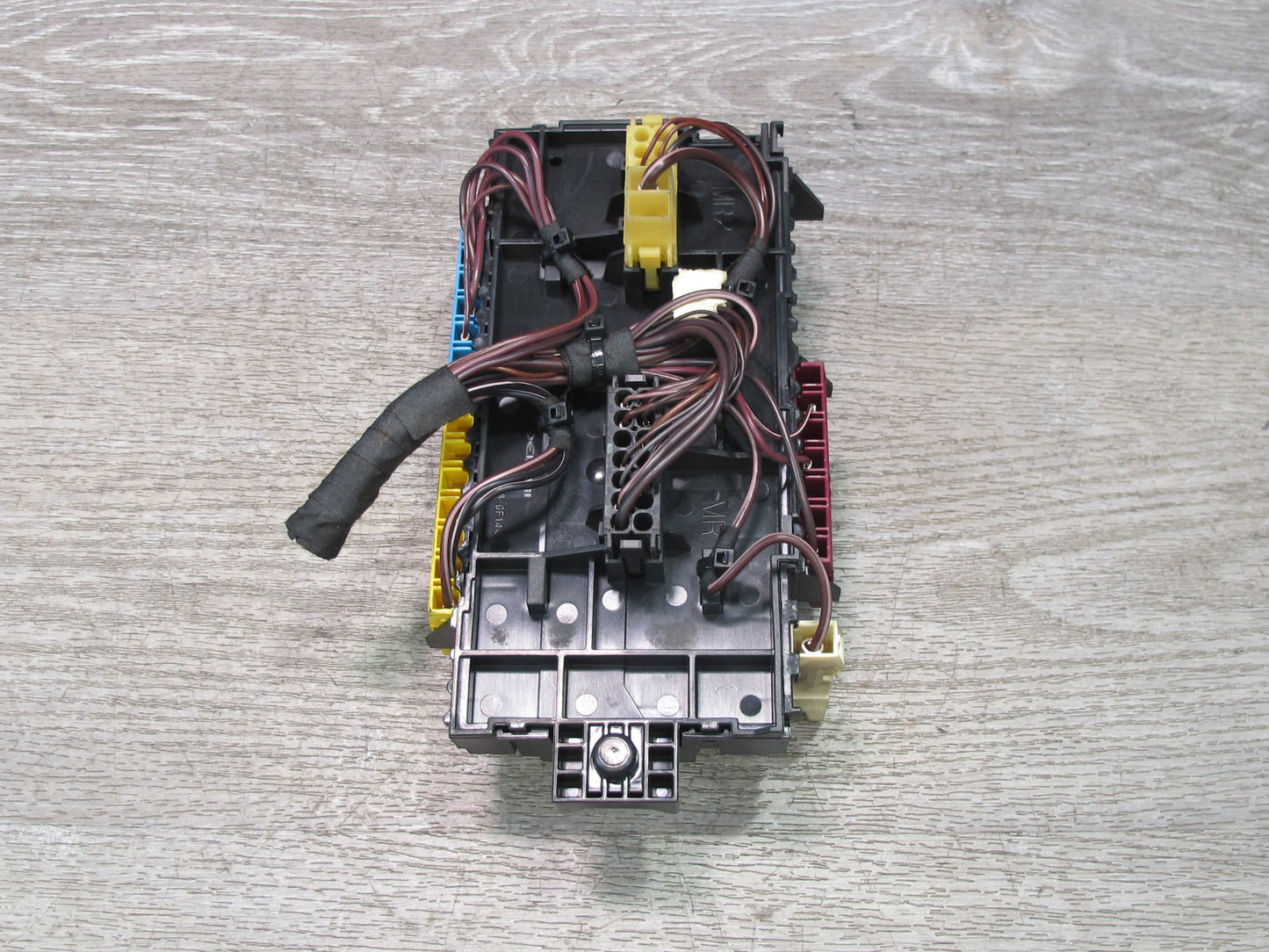 12-15 Mercedes X166 W166 GL Ml-class Engine Bay Junction Fuse Relay Box OEM