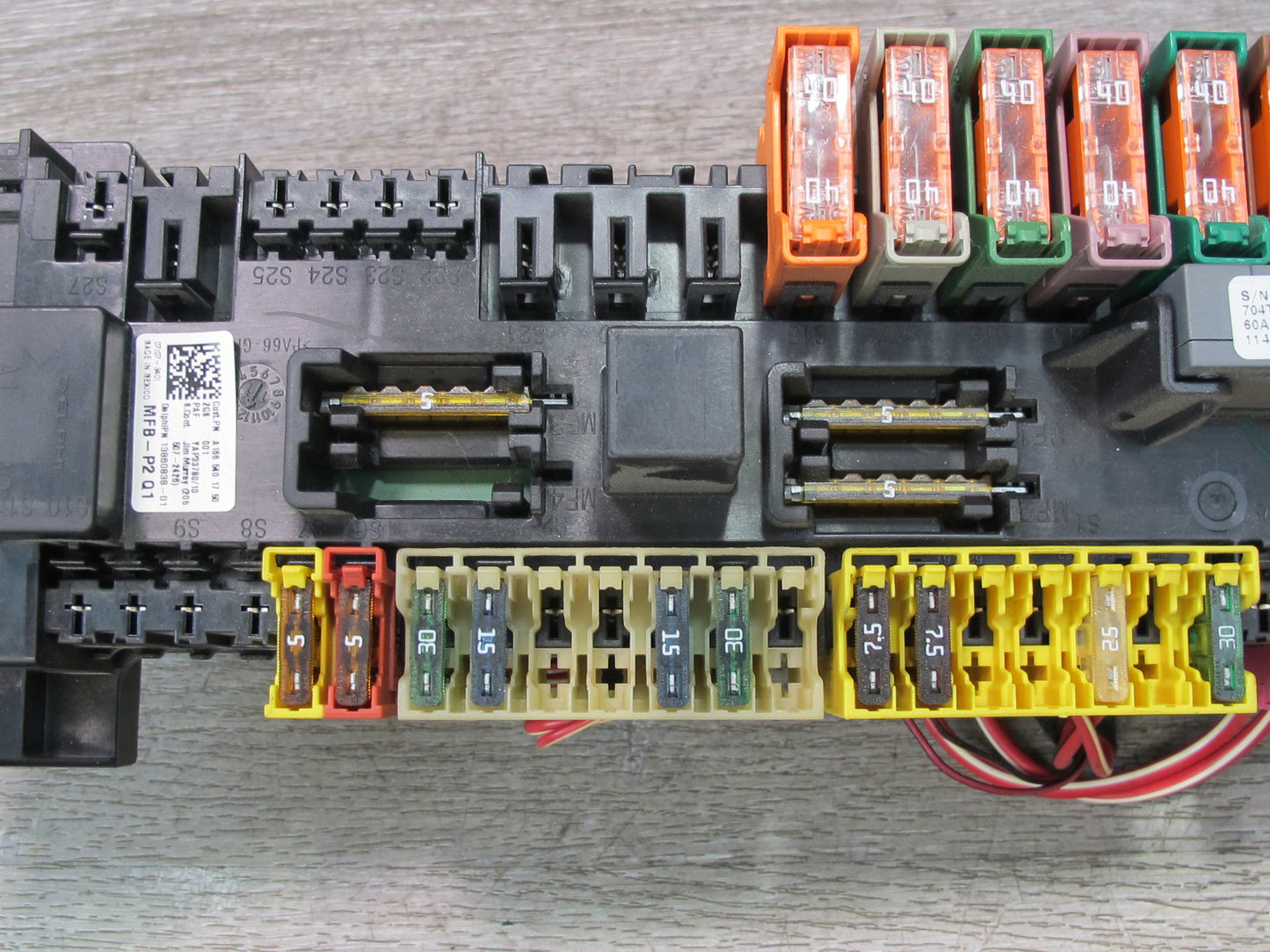 12-15 Mercedes X166 W166 GL Ml-class Front Right Under Seat Relay Fuse Box OEM