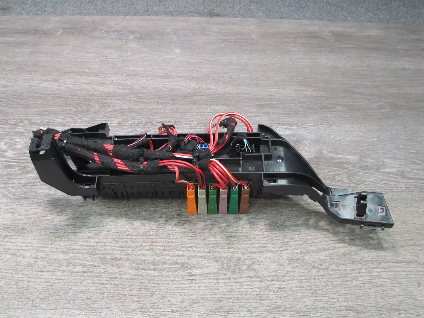 12-15 Mercedes X166 W166 GL Ml-class Front Right Under Seat Relay Fuse Box OEM