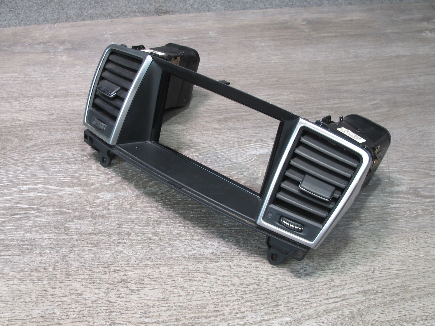 12-15 Mercedes W166 Ml-class Dash Front Center Heater Air Vent 1668300654 OEM