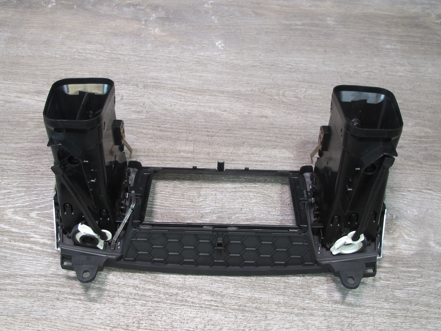12-15 Mercedes W166 Ml-class Dash Front Center Heater Air Vent 1668300654 OEM