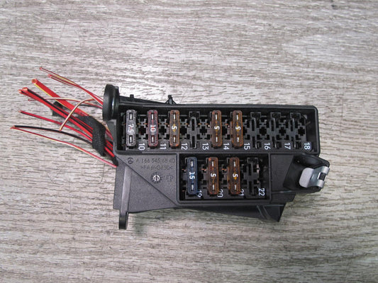 12-15 Mercedes W166 X166 GL ML Under Dash Fuse Relay Box Module 1665456840 OEM