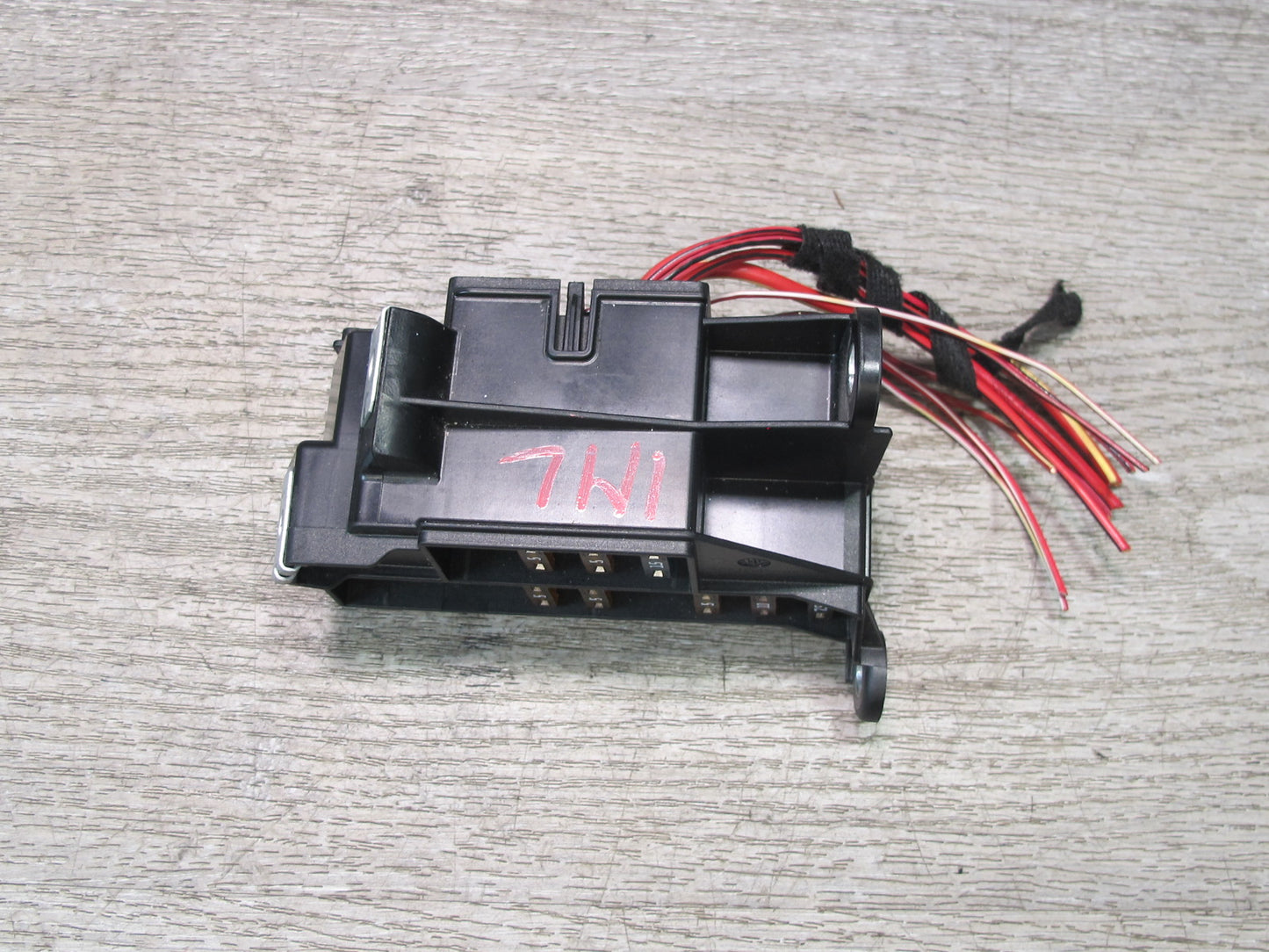 12-15 Mercedes W166 X166 GL ML Under Dash Fuse Relay Box Module 1665456840 OEM