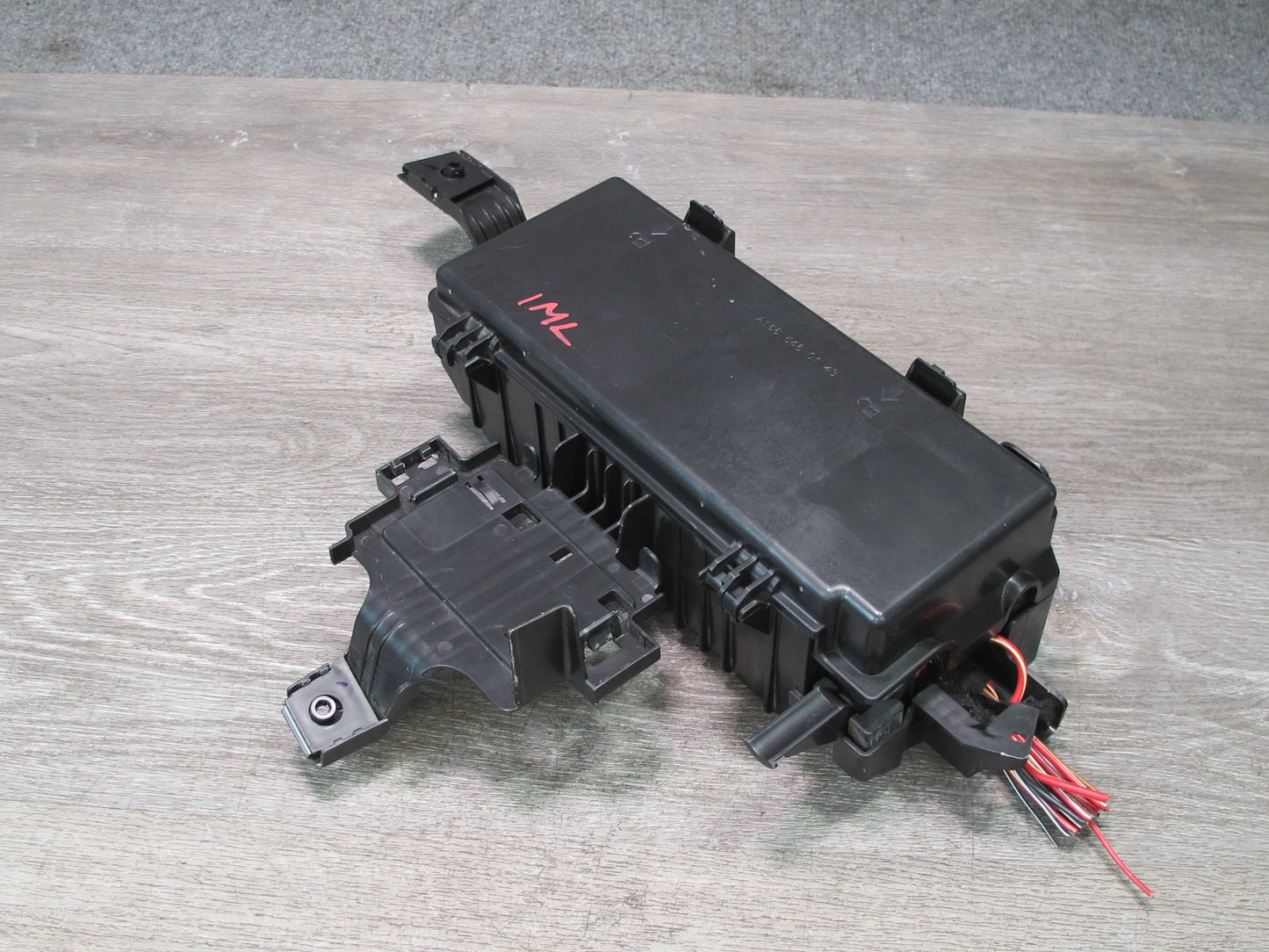 12-15 Mercedes W166 ML350 M276 Engine Bay Relay Fuse Box 1665460143 OEM